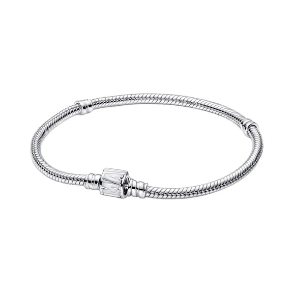 Marvel- Logo Clasp Snake Chain Bracelet - Marvel- Logo Clasp Snake Chain Bracelet