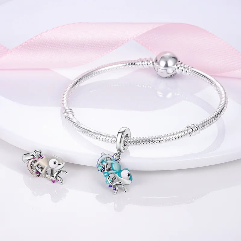 Unique chameleon charm in sterling silver with temperature-sensitive color change, compatible with Pandora charms.