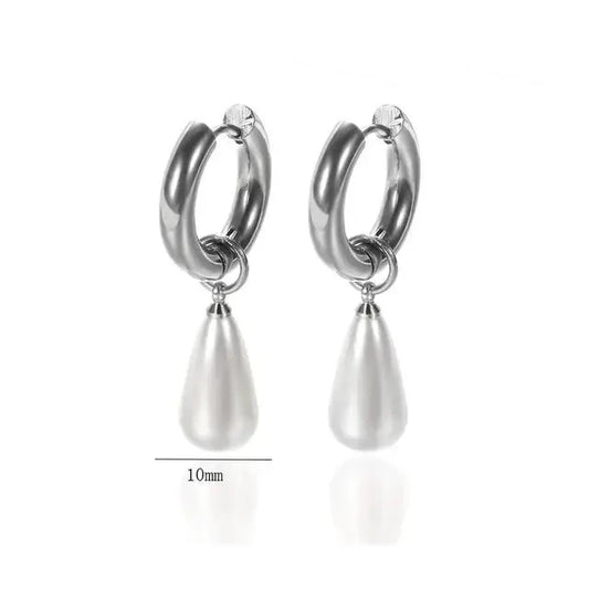 Silver hoop earbands with pearl drop measuband mm in height and mm in width.